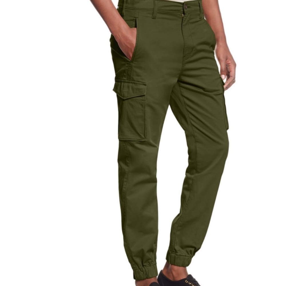 Levi’s Olive Army Green Cargo Jogger Pants.